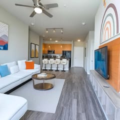 Sunny Retreat with 2BR Galleria Stay w/ Garage