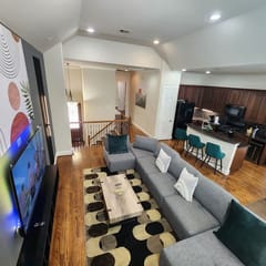 Elara | Galleria | Private Pool | Garage