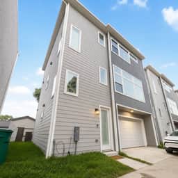 NRG Summer Haven Stay | 3 Stories | Sleeps 6