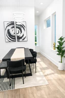 NRG Houston Getaway | King Bed | Private Garage