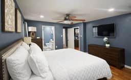 IAH | Spacious 4BR Retreat | 5 Beds | Sleeps 10 - Image 4