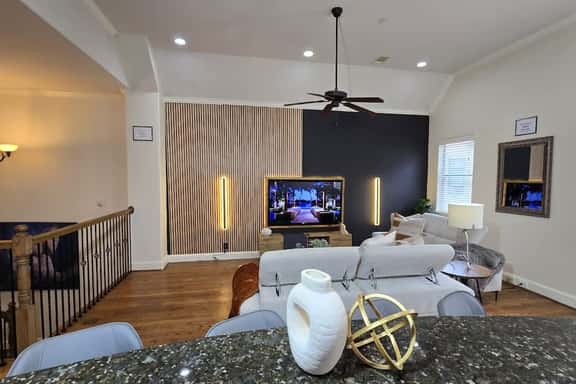 2 Prime Galleria Rentals | Private Jacuzzi |8 beds - Image 1