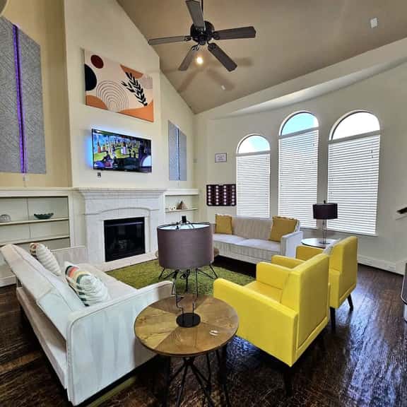 Urban Haven Living | Spacious 3BR Near Galleria - Image 1