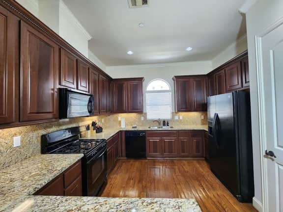 Limited Spring Rodeo Offer | 3BR Near Galleria