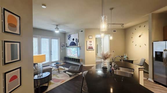 Spring Rodeo Sale Is Live! 2BR Apartment Near Mall