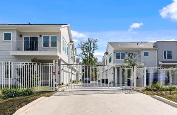 The Golden Edit Houston Home | Near Downtown | 3BR